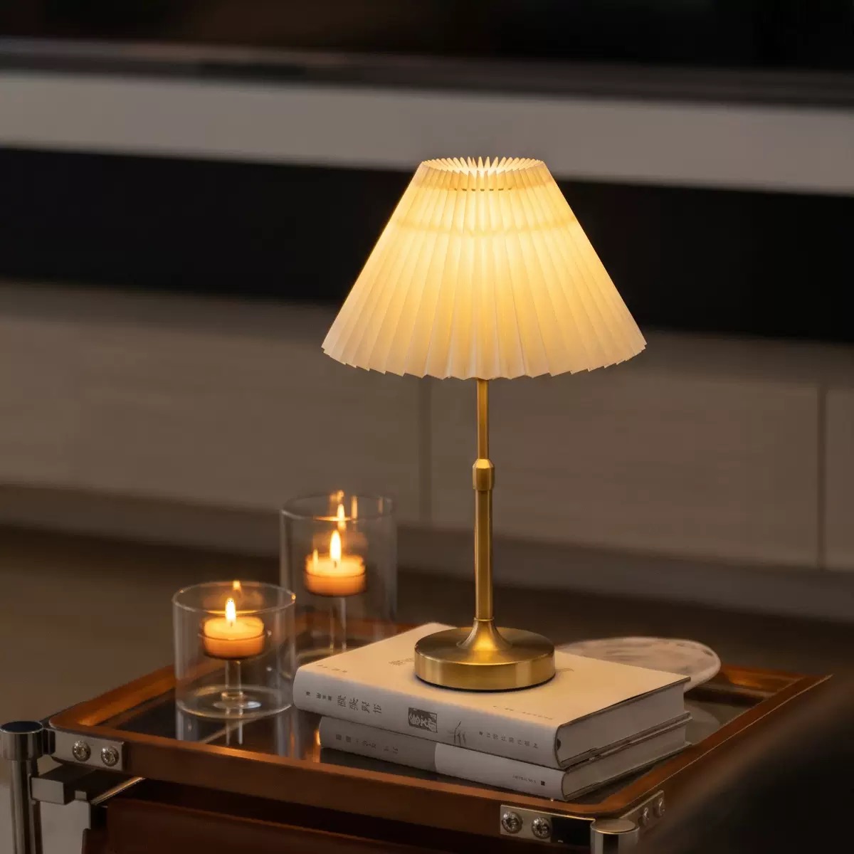 European American Style Fabric Bedside Lamp – Rechargeable Retro Decorative Cordless Table Lamp for Bedroom